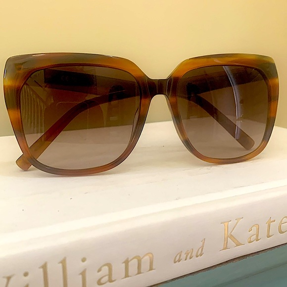 MCM Bundle Sunglasses with Hard Case & Cleaning Cloth New and Authentic - Picture 15 of 15